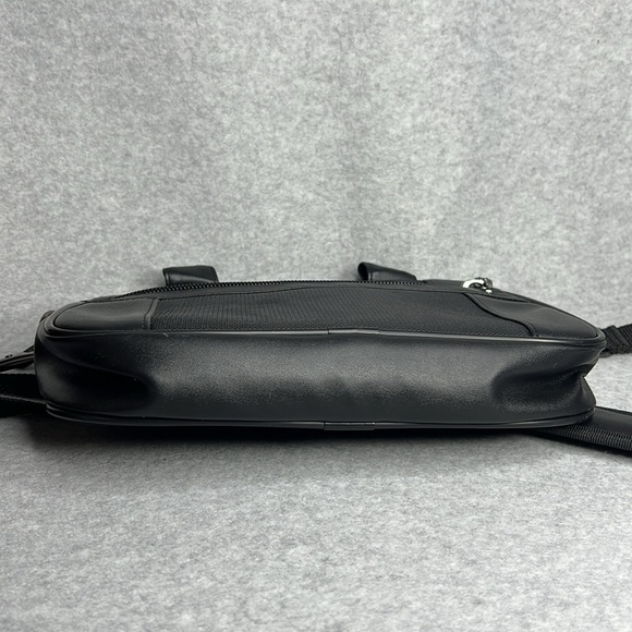 Kenneth Cole Reaction R Tech IPAD Tablet Case 9"H x 12"W x 2"D Black - Picture 8 of 11